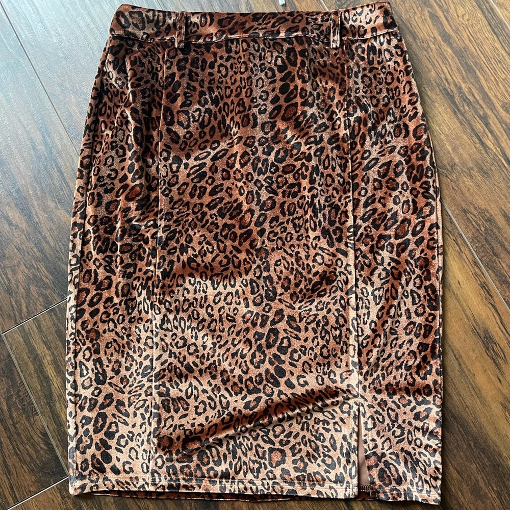 Medium pencil skirt